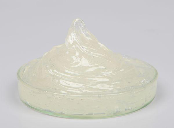 潤滑脂在使用中質(zhì)量會發(fā)生哪些變化？又怎樣判斷呢？